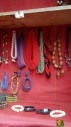 Colliers, bracelets à vendre 